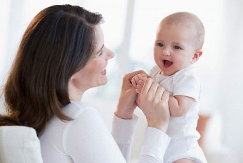 6 Signs Newborns Love their mothers at first sight: See if your baby has them!