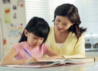4 Ways Parents Can Improve Communication to Help Children Understand and Grow Smarter