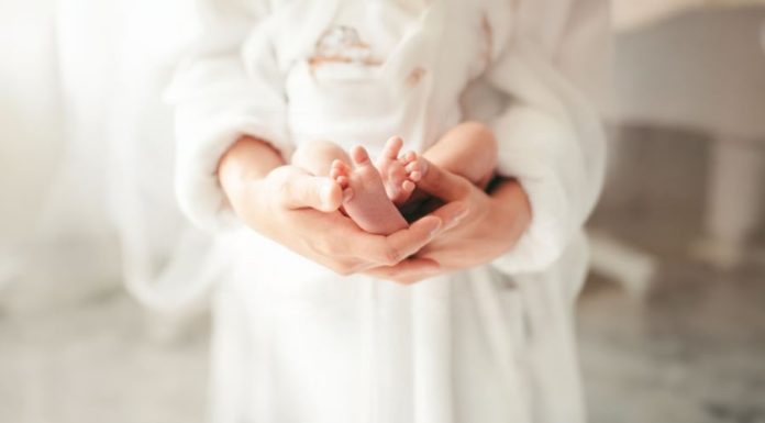 4 auspicious moments for a baby’s birth, leading to success and wealth for the parents