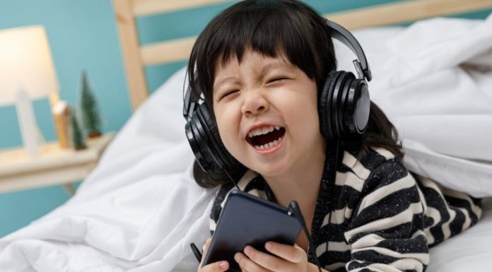 “7 Easy and Effective English Learning Apps through Songs”