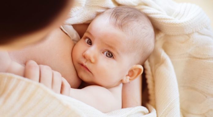 8 Tips to Avoid Your Baby Falling Asleep While Breastfeeding