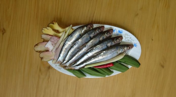 Buy calcium-rich fish at Vietnamese markets for a cheaper price, it contains more omega-3 than milk and salmon. Don’t miss out!
