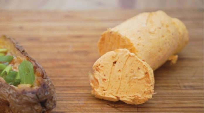 Delicious and Unique Recipe: Kimchi Butter for an Irresistible Bread Combination