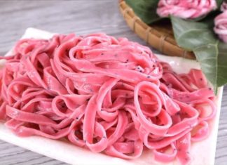 How to make delicious and unique dragon fruit noodles at home