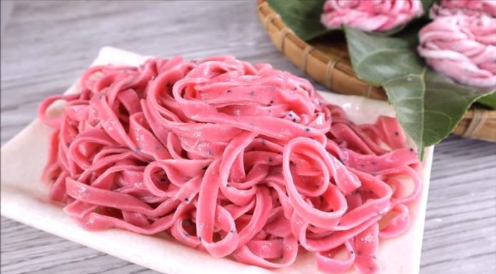 How to make delicious and unique dragon fruit noodles at home