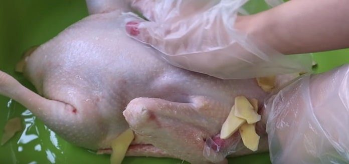 The Ultimate Guide to Cooking Duck: A Delicious and Fragrant Feast.