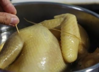 Poached Chicken: The Perfect Recipe for Tender and Flavorful Meat