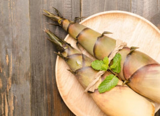 Mushroom-Like Root Vegetable Grows in Abundance, Cooked with Pork Belly for a Delicious and Nutritious Dish