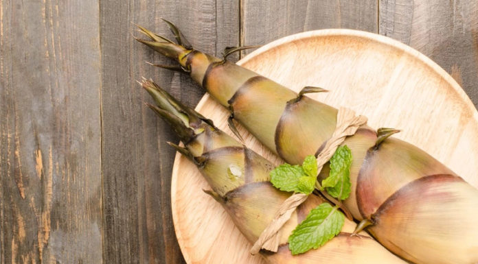 Mushroom-Like Root Vegetable Grows in Abundance, Cooked with Pork Belly for a Delicious and Nutritious Dish