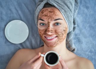 Don’t discard coffee grounds, keep them to replace skincare products for a fresh and beautiful look.