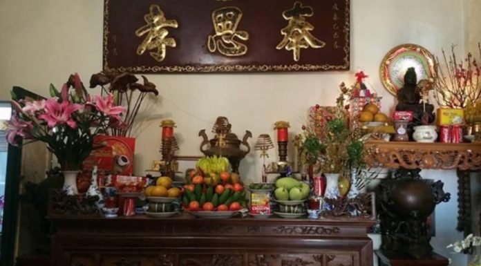 Why do incense bowls at temples have circular incense holders, but it is forbidden at home? What are the benefits of using circular incense holders?