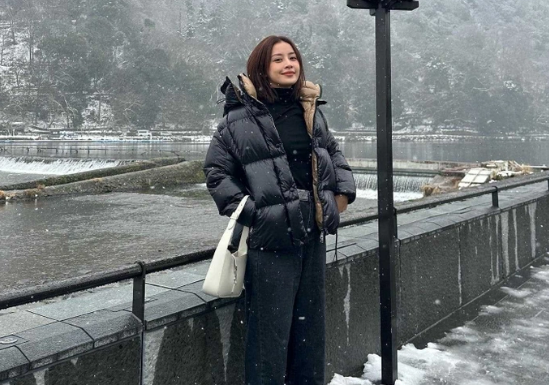 Chi Pu flaunts her fashionable style with a collection of trendy winter outfits, ladies should definitely copy