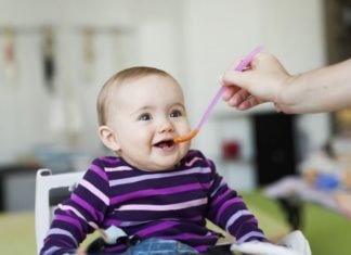 Bone broth, vegetable puree for babies: Should I use water or the broth? Many mothers make this mistake, causing their babies to miss the golden stage.