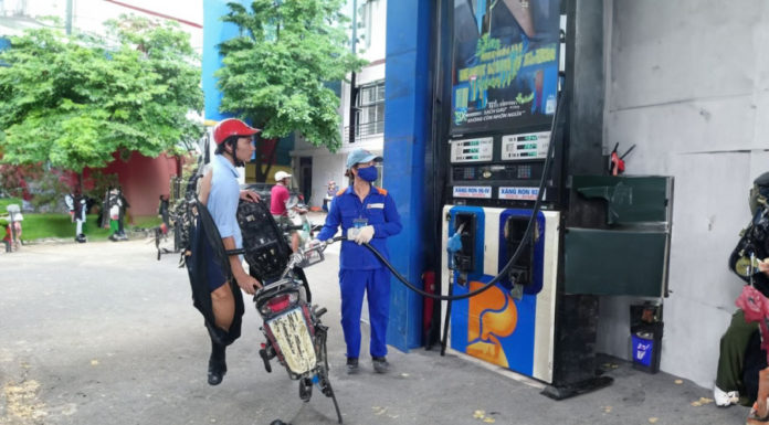 Clever tricks for fueling up to save millions of dollars as fuel prices rise