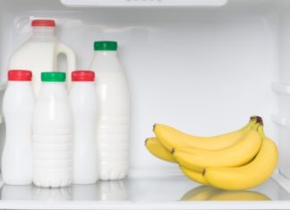 How to prevent bananas from turning brown?