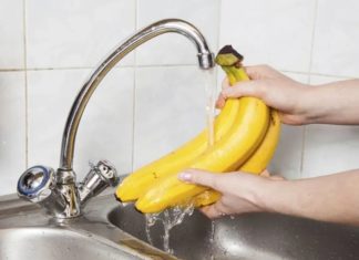Do bananas need to be washed after purchase?