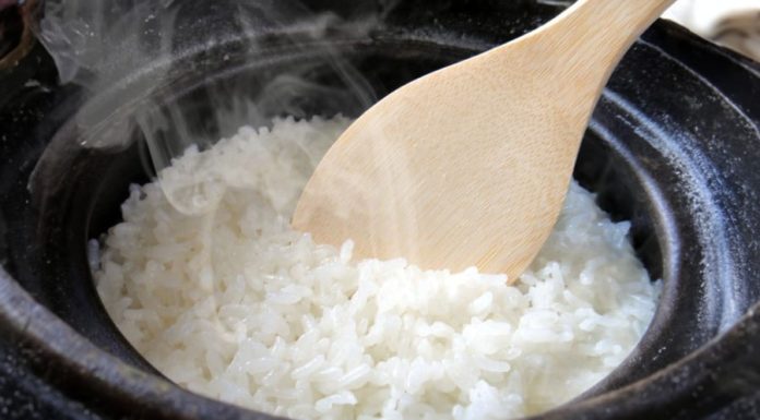 Cooking rice for years but many people still don’t know these tricks to make cheap rice delicious and fluffy, without fear of being fatty
