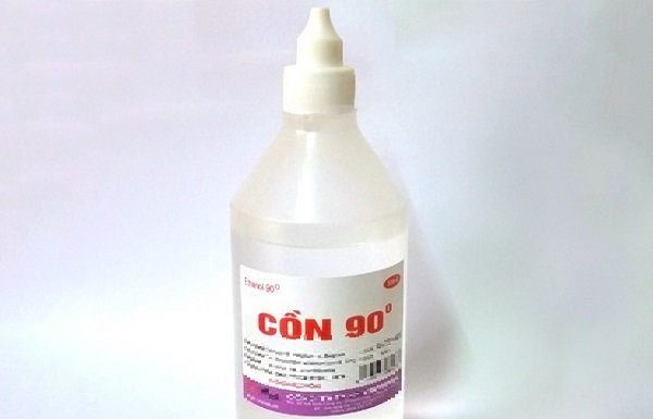 Eliminate stubborn odors on mattresses completely with 90-degree alcohol, every mom should know