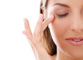 How to properly care for the delicate and sensitive skin around the eyes