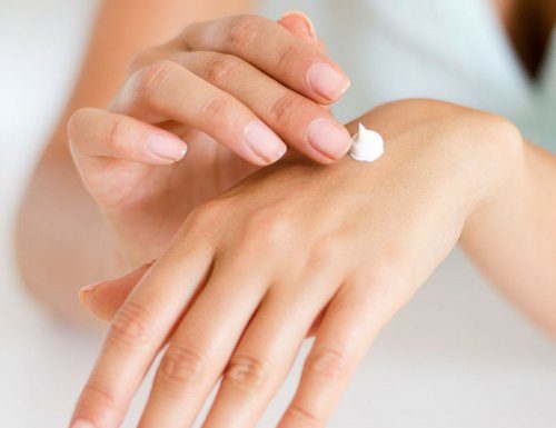 5 Harmful Habits That Can Leave Your Hands “Dry as a Desert” Especially in Dry Season