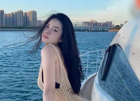 Get ready for a romantic beach holiday with stunning mesh dresses like Phuong Oanh