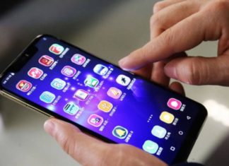 The Most Critical Time of the Day to Avoid Phone Usage: Damages Retina, Increases Depression and Causes Cancer