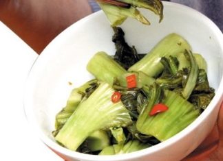 Why You Shouldn’t Eat Pickles and Salted Cucumbers? Are Sour Pickles Better?