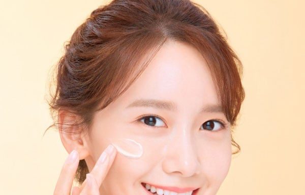 Use Skin-Boosting Capsules for Always Hydrated, Smooth, and Glowing Skin