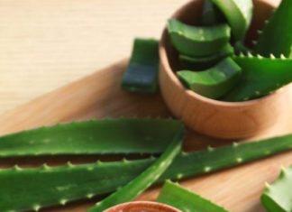 Homemade Hair Spray Using Affordable Ingredients for Hair Repair