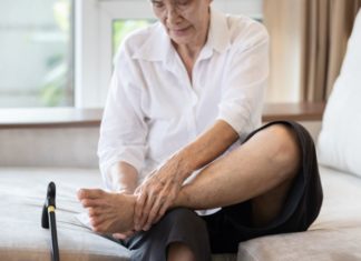 Reduce joint pain in the elderly during cold weather with these 5 methods