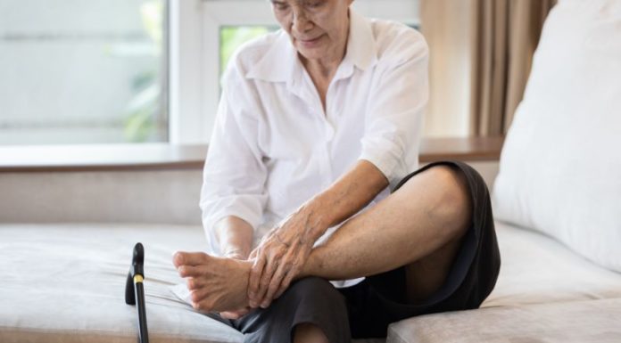 Reduce joint pain in the elderly during cold weather with these 5 methods
