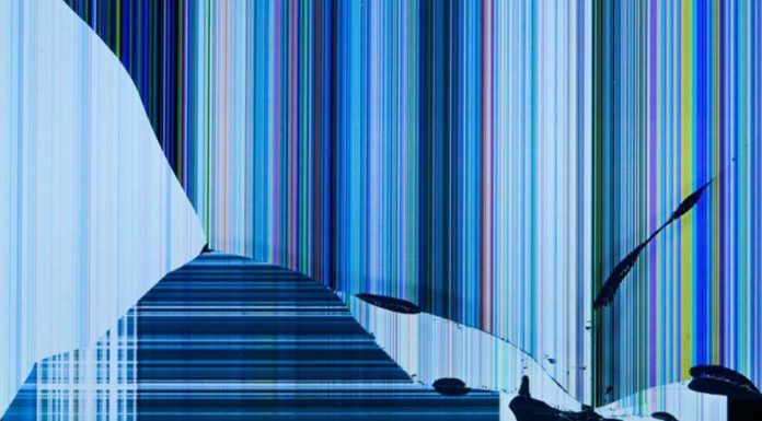 Top 10 Hilarious Broken Screen Wallpapers to Prank Your Friends and Family