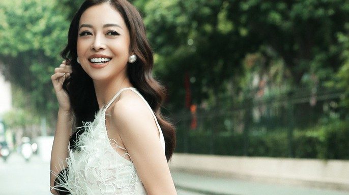 The secret to help beauty queen Jennifer Pham stay slim, with glowing and smooth skin despite 4 childbirths