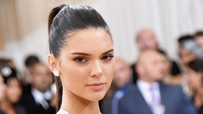 Exercises for Supermodels to Get Perfectly Sculpted 3-Centimeter Waist