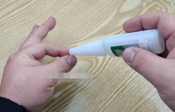 How to handle when getting stuck with a sticky baby elephant toy in hand