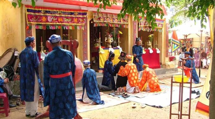 Explore the unique and meaningful Thanh Ha pottery village festival