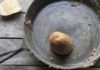 Don’t throw away a pan that has lost its non-stick coating: 3 ways to restore it and cook dishes perfectly golden without sticking
