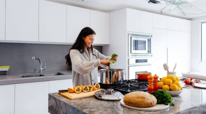 Smart Chef Reminds You Not to Keep These Things Near the Kitchen, They Make Your Food Unappetizing and Pose Unexpected Dangers