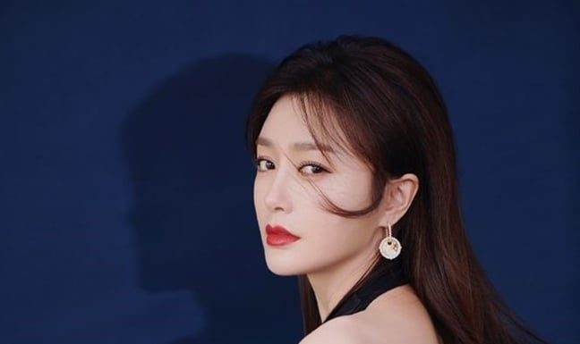 Maintaining these habits, “Empress Phu Sat” Tần Lam keeps her figure and skin flawless like a twenty-year-old girl