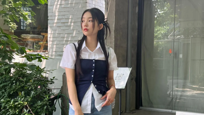 Stylish Layering Ideas to Rock a Flannel Shirt This Fall