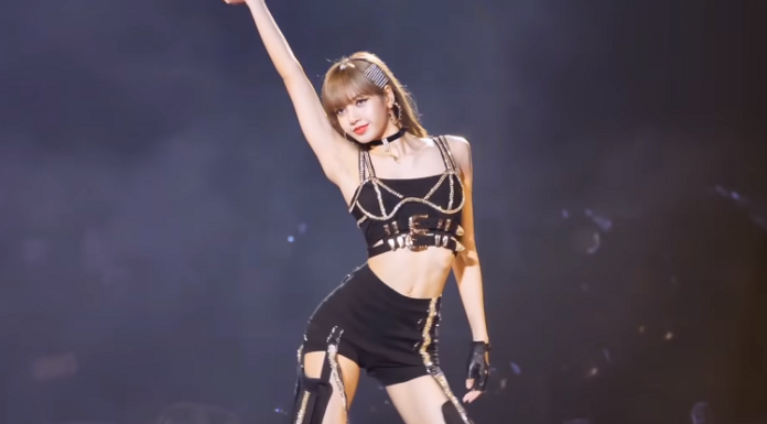 Lisa (BlackPink) maintains these exercises for a beautiful figure like a sculpture