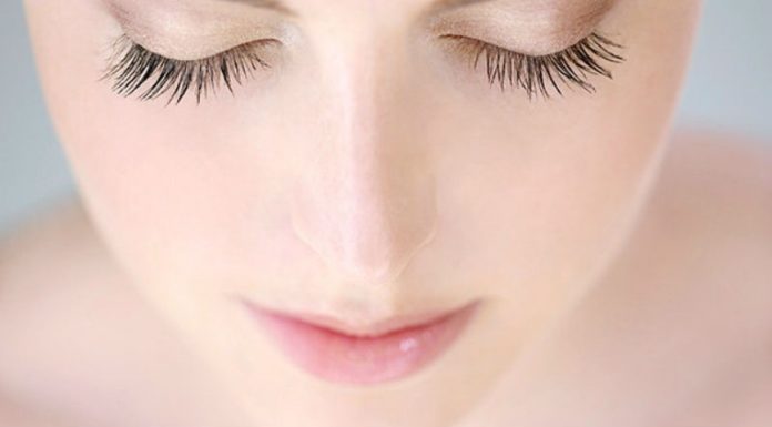 3 Simple Tips to Help You Achieve Thicker and Longer Eyelashes, Pin It Now!