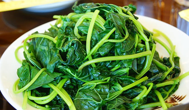 Boiling vegetables: Cover or uncover the pot? Common mistakes to avoid.