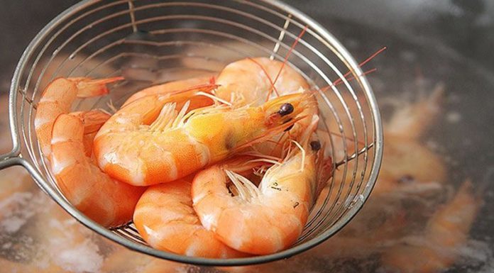 Infuse this liquid into boiling shrimp: Vibrant red shrimp that are free of fishy odor, tender in texture, and flavorful.
