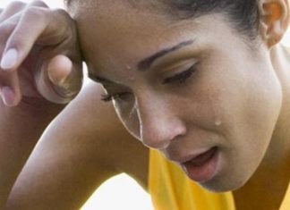 Training without washing your face can help you lose weight, but it harms your skin. How to do it right?