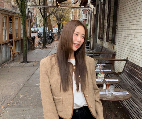 5 Simple Fashion Items That Can Enhance Your Elegance and Attractiveness