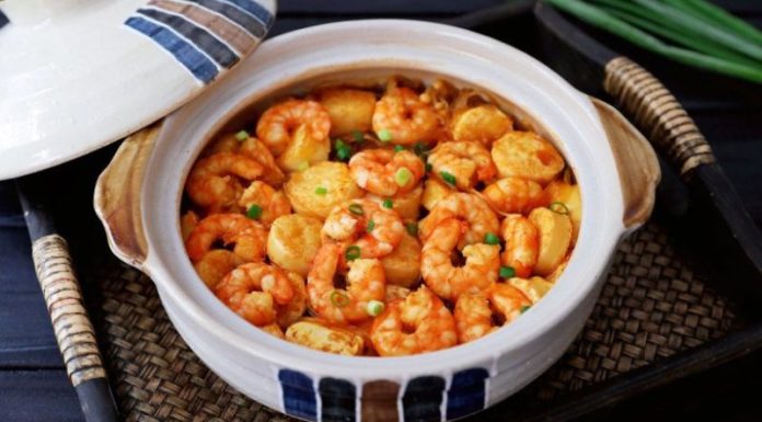 How to make delicious and surprising shrimp stew with glass noodles and tofu
