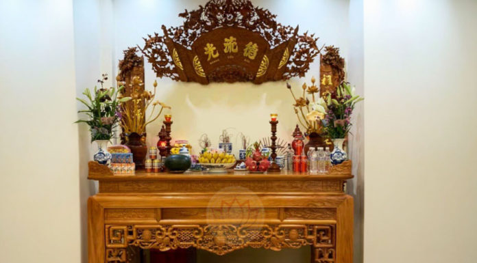 The Secret to Inviting Wealth: Unveiling the Auspicious Color for Your Altar