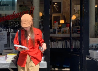 9 Chic Red Outfit Formulas for Fall-Winter Season without Looking Out of Season