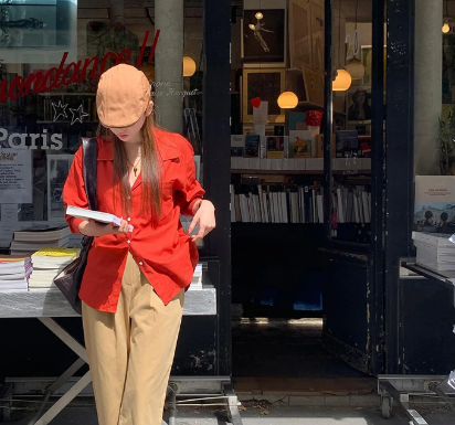 9 Chic Red Outfit Formulas for Fall-Winter Season without Looking Out of Season